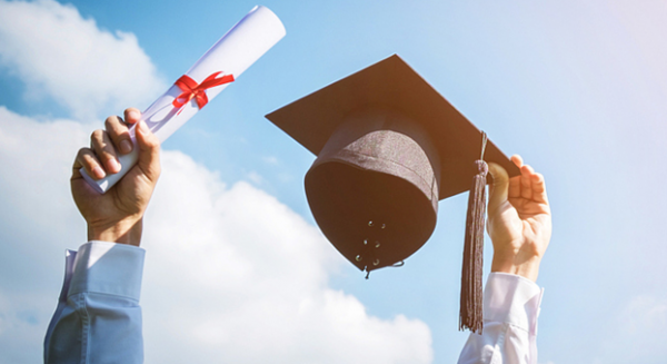 课题开题一定要主持人去吗？其他人可不可以？