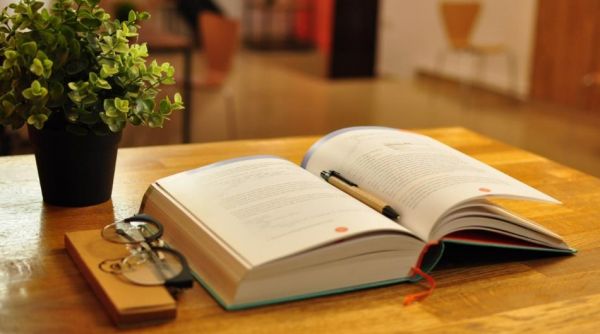 个人出书申请的书号是不是一次性收费？